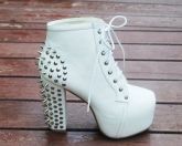 Ankle-Boot Branco com Spikes